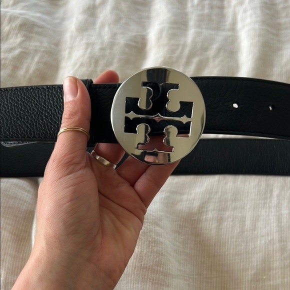 Tory Burch Pebbled Black Leather Belt - Picture 2 of 3